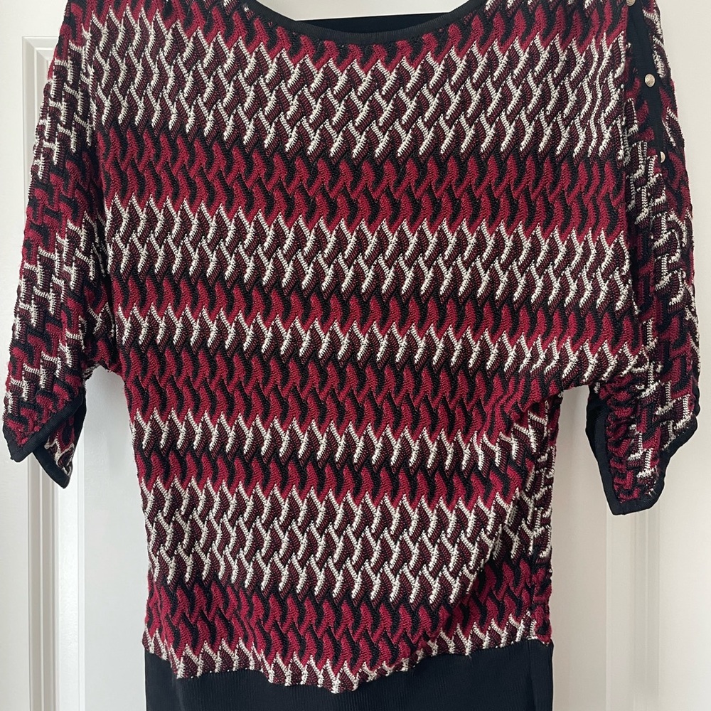 White House Black Market Red and Black Patterned Blouse - Picture 5 of 9